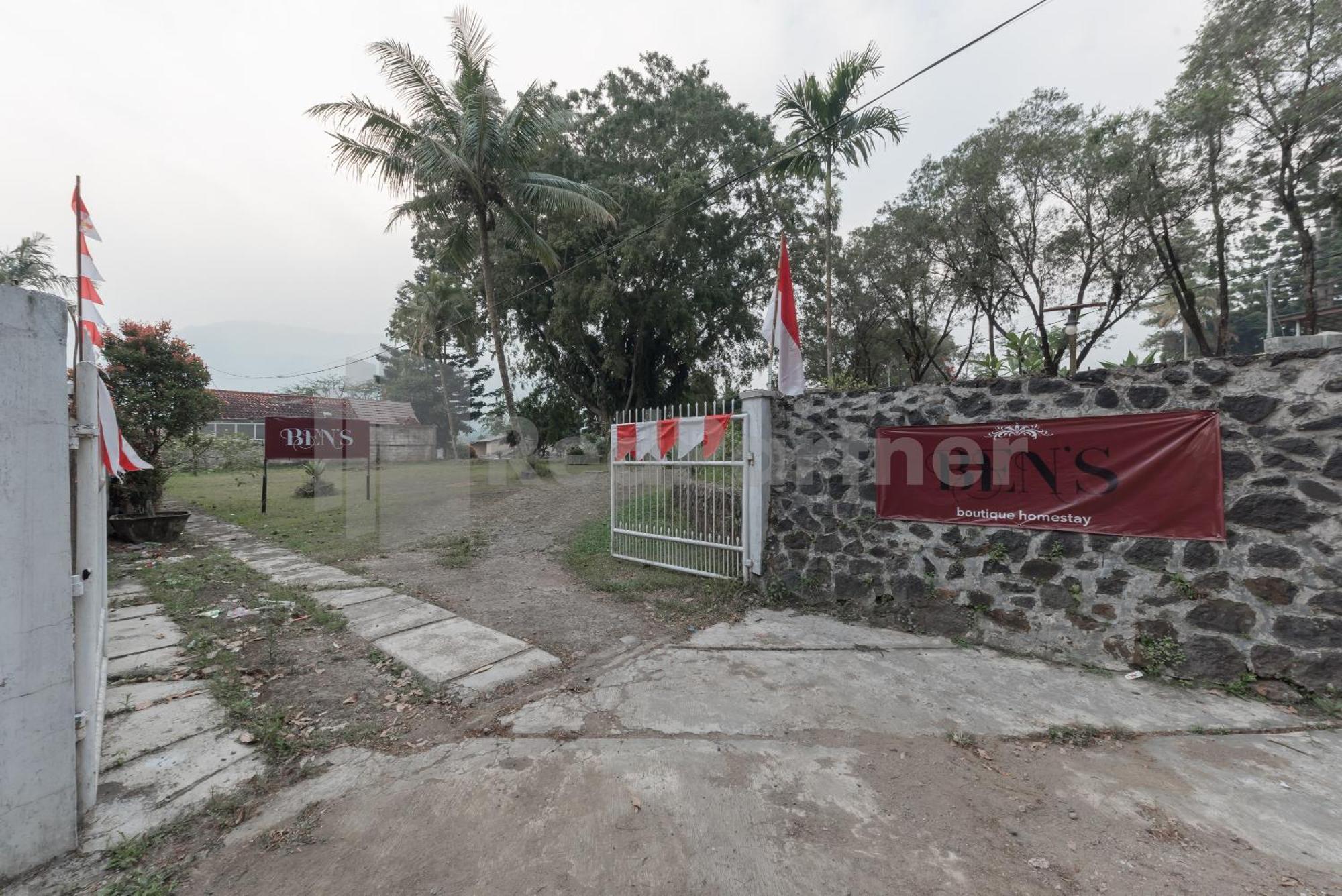 Bens Homestay Mitra Reddoorz โบกอร์ ภายนอก รูปภาพ